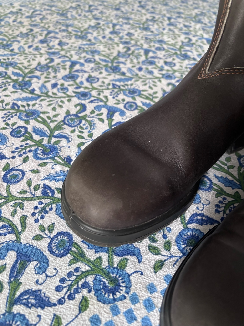 Blundstone Brown Chelsea Slip-On Boots - Picture 3 of 11